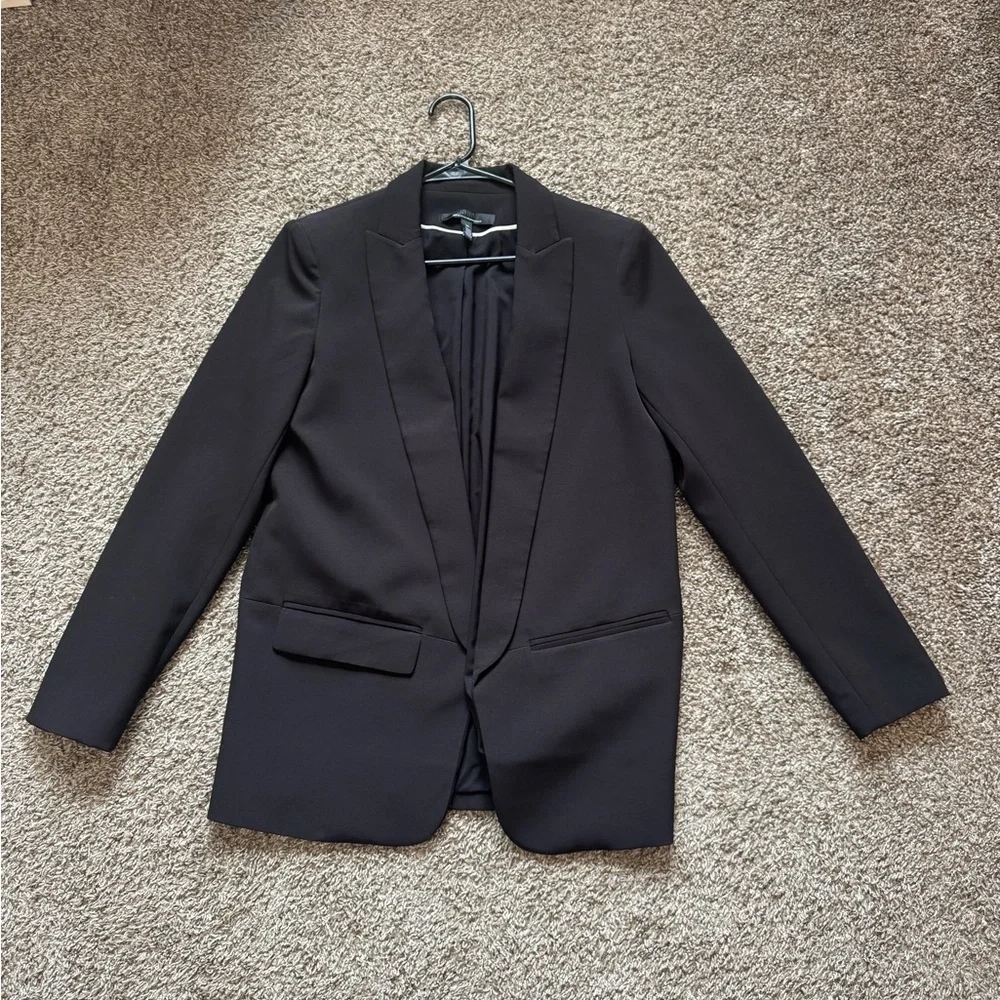 white house black market relaxed blazer in black - Picture 4 of 10